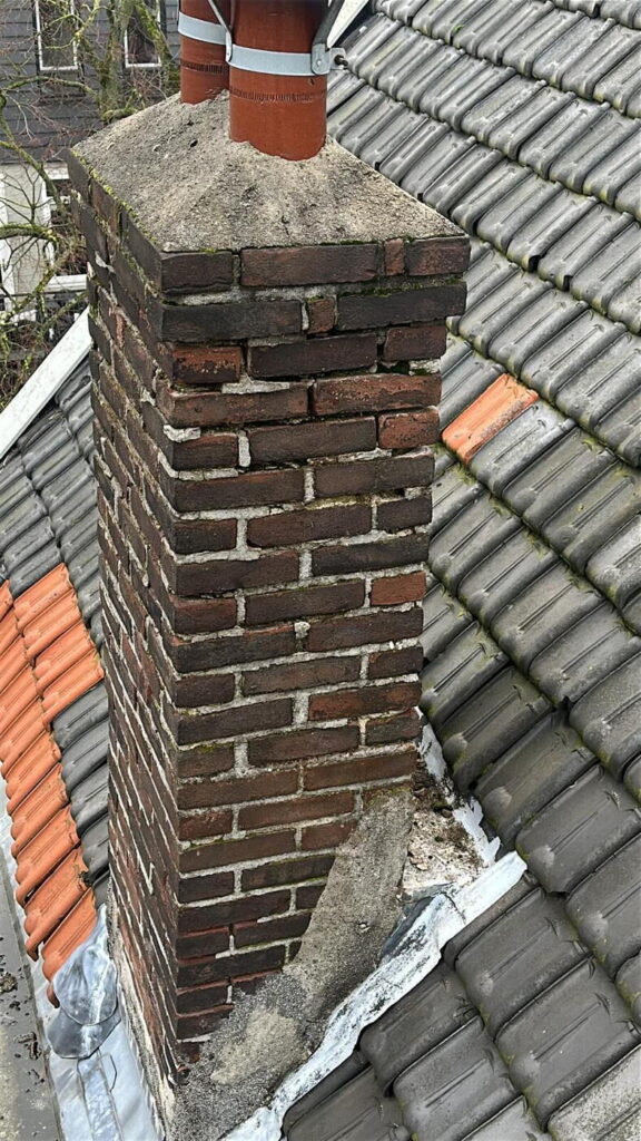 Schoorsteen en loodwerk hersteld door ETT DakGroep